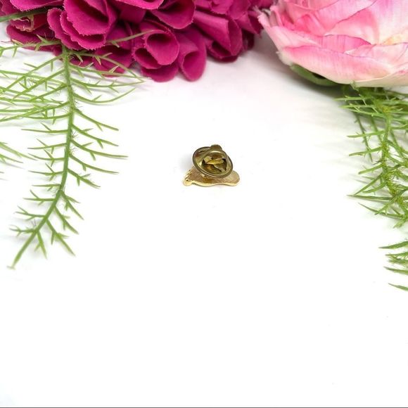 VINTAGE⚜️Footprint Dainty Golden Tack Pin - Picture 6 of 6